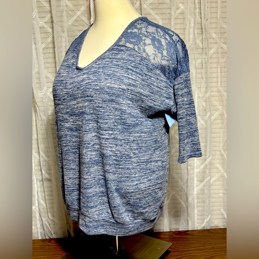 Torrid SuperSoft Plush Heathered Blue Lace Shoulder top 3/4 L sleeves 29”L27”p2p